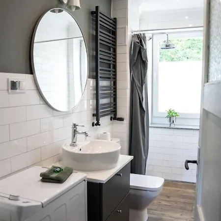 Lily Apart - Ideal For Groups And Families Near Train Station Gdansk Exterior photo