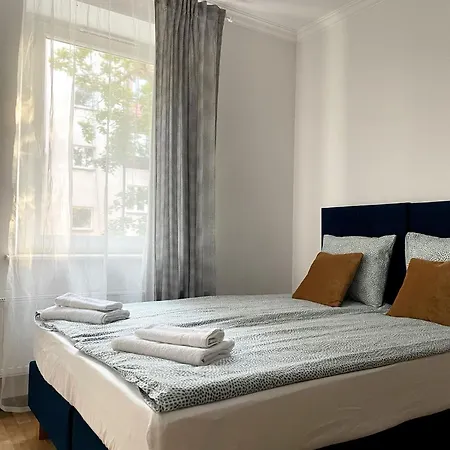 Lily Apart - Ideal For Groups And Families Near Train Station Gdansk Exterior photo
