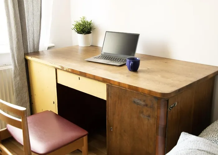 Lily Apart - Ideal For Groups And Families Near Train Station