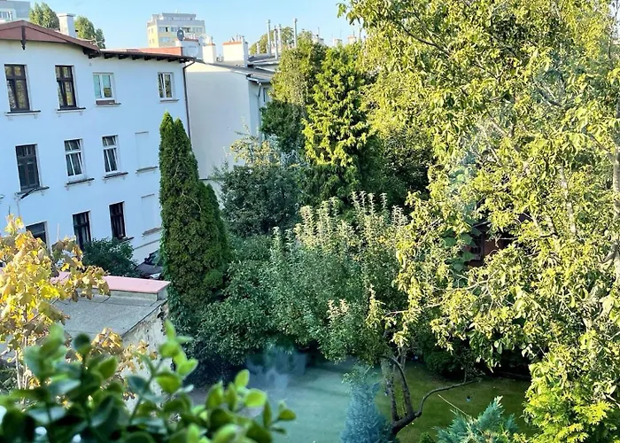 Lily Apart - Ideal For Groups And Families Near Train Station