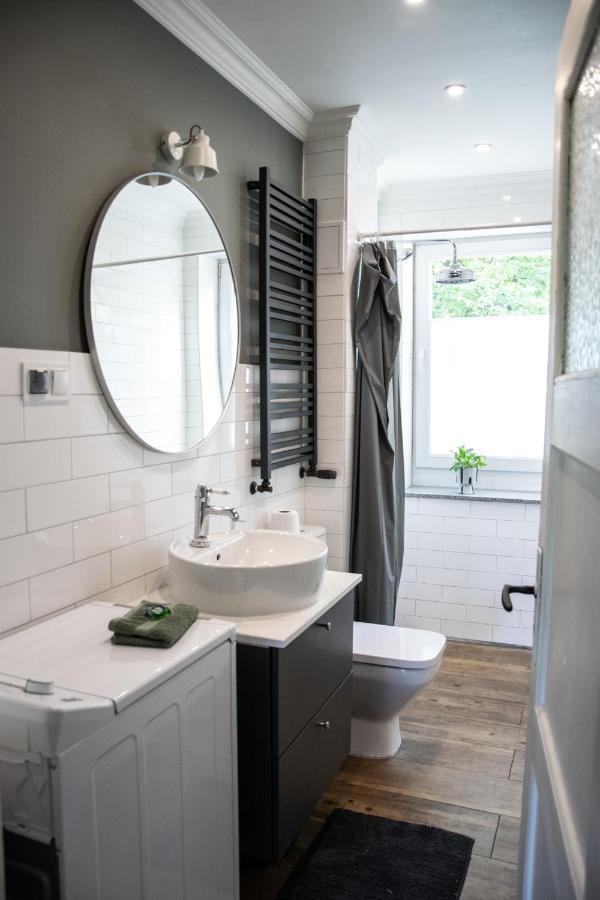Lily - Ideal For Groups And Families Near Train Station Apartment Gdansk