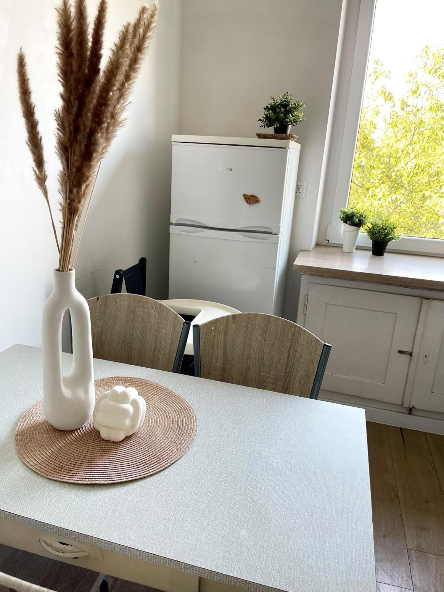 Apartment Lily - Ideal For Groups And Families Near Train Station